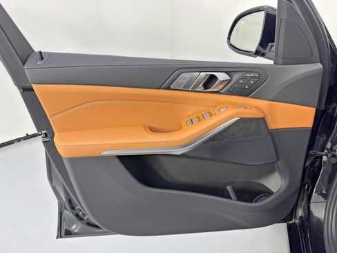 Used 2022 BMW X7 xDrive40i w/ Premium Package image 49