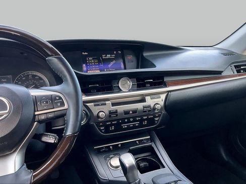 Used 2016 Lexus ES 350 w/ Premium Package w/Wood Trim FWD image 7