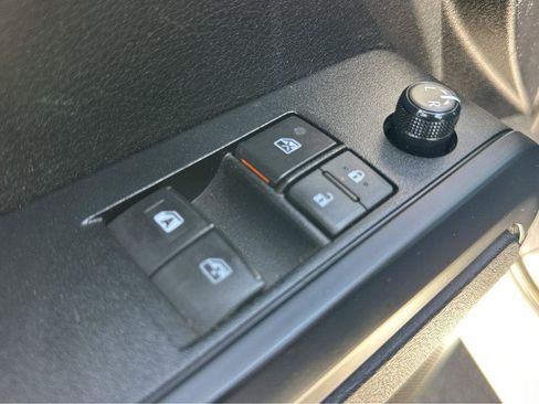 Used 2021 Toyota Tacoma SR RWD image 34