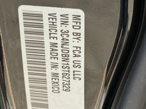 New 2025 Jeep Compass Latitude w/ Sun & Sound Group image 28