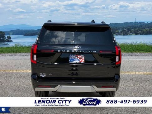 Used 2025 Ford Expedition Platinum w/ Platinum Ultimate Package AWD/4WD image 4