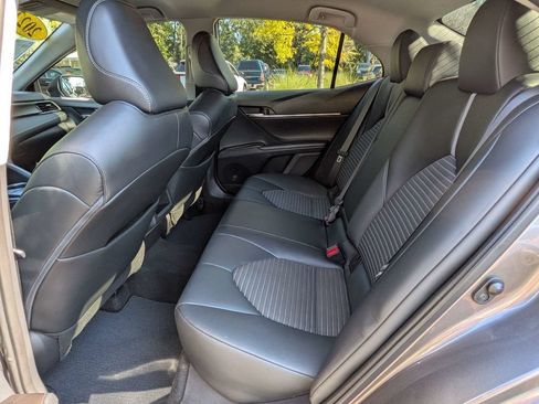 Used 2022 Toyota Camry SE FWD image 15