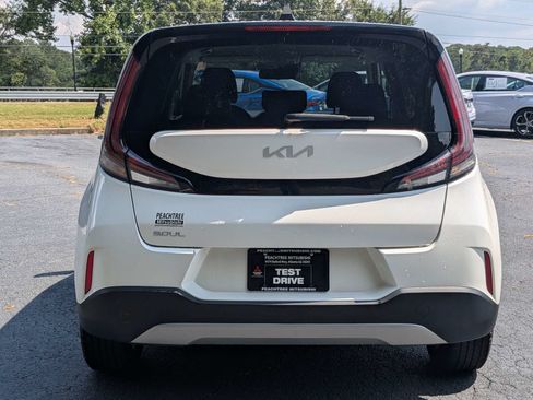Used 2024 Kia Soul LX w/ Option Group 015 FWD image 5