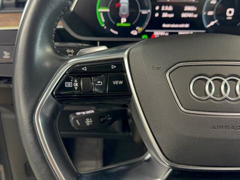 Used 2019 Audi e-tron Prestige w/ Prestige Package AWD/4WD image 18
