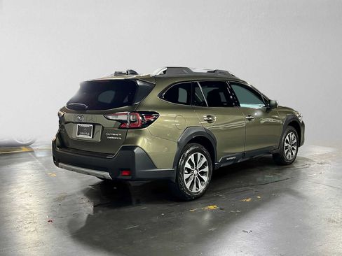 Used 2025 Subaru Outback Touring XT AWD/4WD image 3