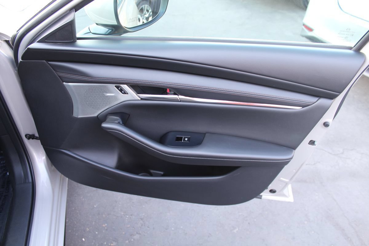 Used 2024 MAZDA MAZDA3 s FWD image 19