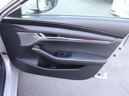 Used 2024 MAZDA MAZDA3 s FWD image 19