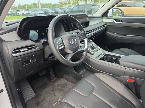 Used 2023 Hyundai Palisade SEL AWD/4WD image 16