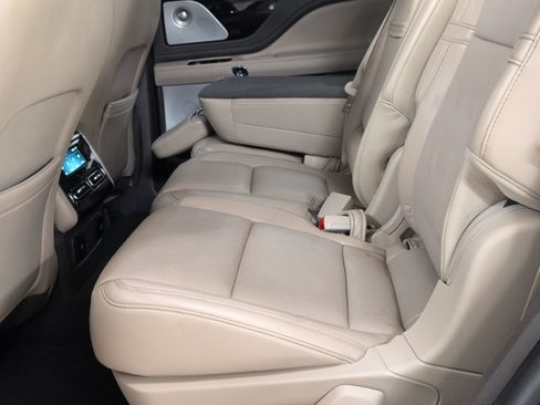 Used 2020 Lincoln Aviator Reserve w/ Equipment Group 202A AWD/4WD image 14