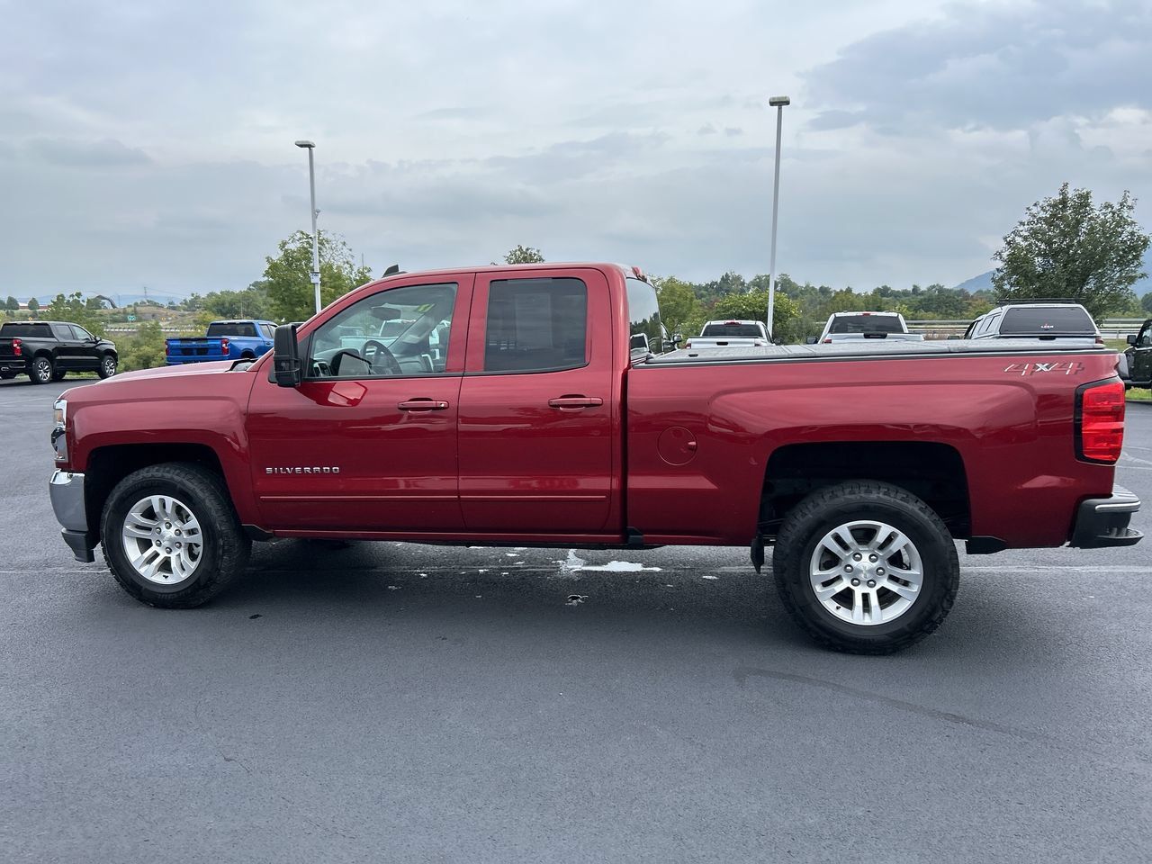 Used 2019 Chevrolet Silverado 1500 LT w/ All Star Edition AWD/4WD image 4