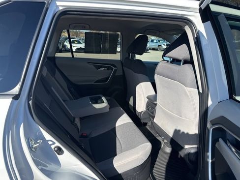 Used 2022 Toyota RAV4 XLE image 12