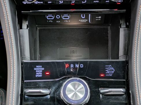 Used 2022 Jeep Grand Cherokee Summit AWD/4WD image 13