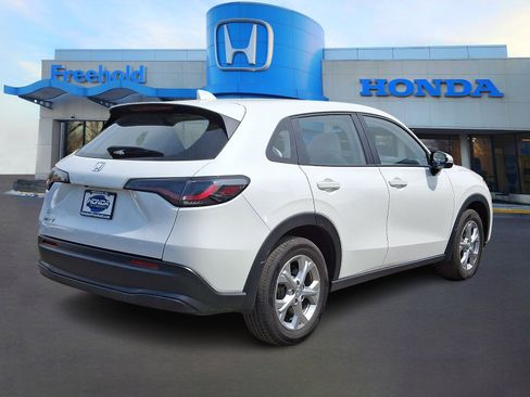 Used 2025 Honda HR-V LX image 7