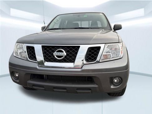 Used 2020 Nissan Frontier SV RWD image 6