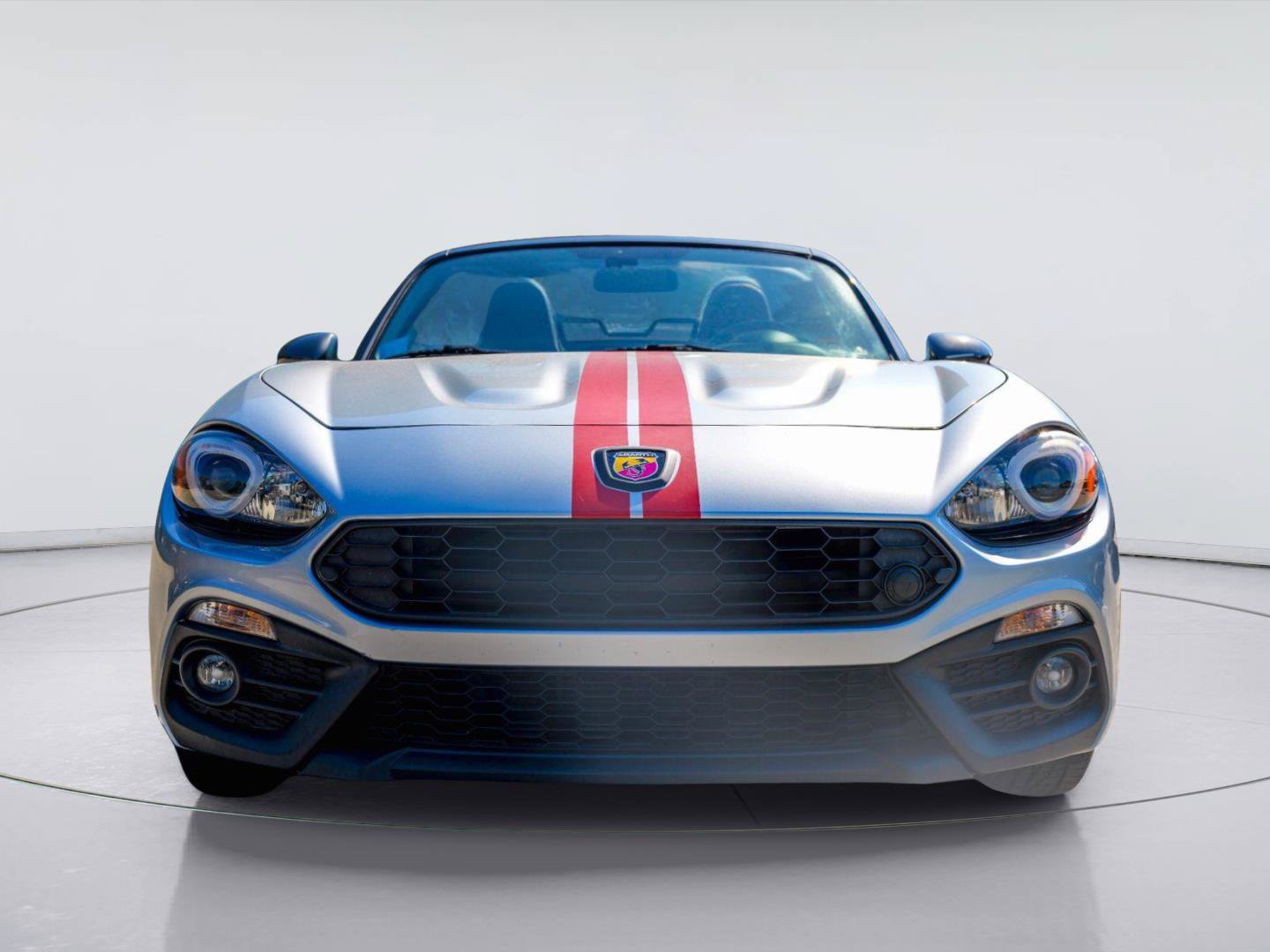 Used 2019 FIAT 124 Spider Abarth w/ Navigation & Sound Group RWD image 3