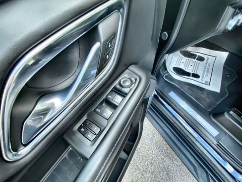 Used 2023 GMC Yukon SLT w/ SLT Luxury Package AWD/4WD image 23