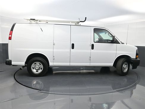 Used 2022 Chevrolet Express 2500 w/ Driver Convenience Package image 38