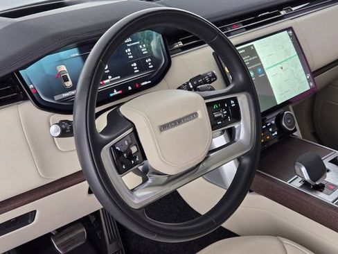 Certified 2023 Land Rover Range Rover SE image 21