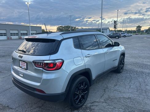 Used 2025 Jeep Compass Latitude w/ Altitude Special Edition image 5