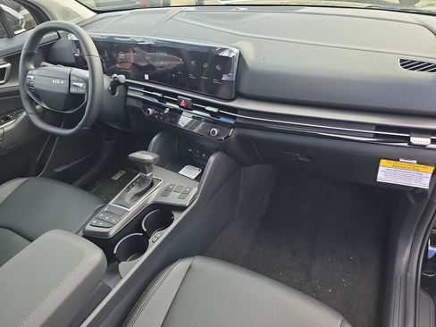 New 2026 Kia Sportage EX FWD image 12