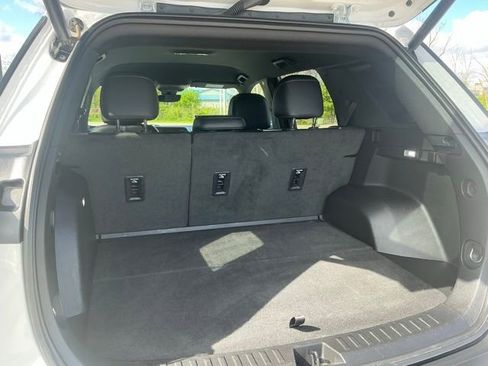 Used 2025 Chevrolet Equinox LT w/ Convenience Package II FWD image 11