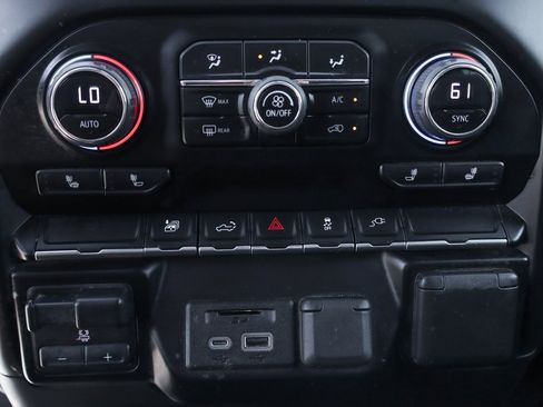 Used 2023 Chevrolet Silverado 2500 LT w/ Convenience Package image 32