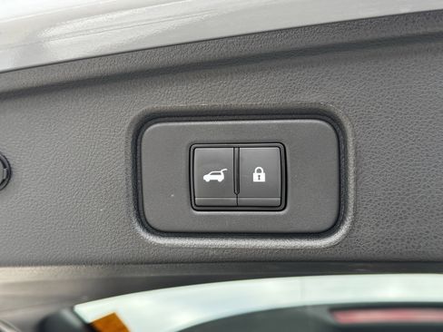 Used 2023 Nissan Pathfinder SL w/ SL Premium Package image 17