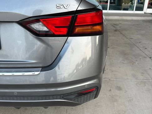 Used 2022 Nissan Altima 2.5 SV FWD image 11