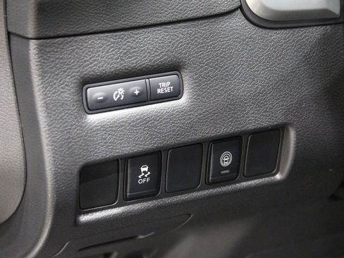 Used 2023 Nissan Murano SV image 18