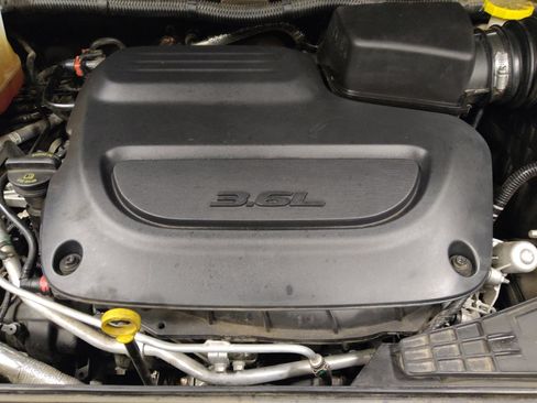 Used 2021 Chrysler Pacifica Touring FWD image 30