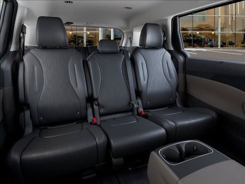 Used 2026 Kia Carnival EX FWD image 16
