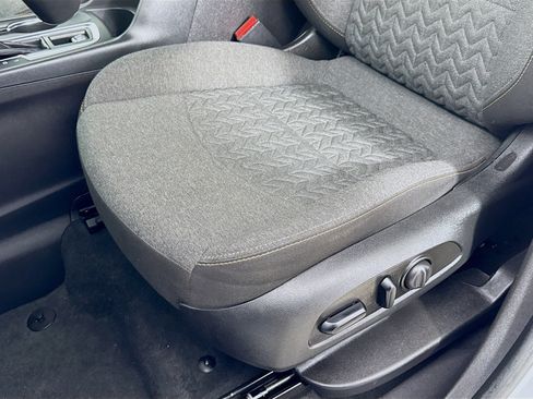 Used 2024 Chevrolet Equinox LT FWD image 21