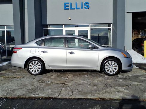Used 2015 Nissan Sentra SV image 2
