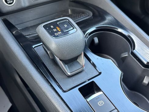 Used 2022 Nissan Rogue S image 33