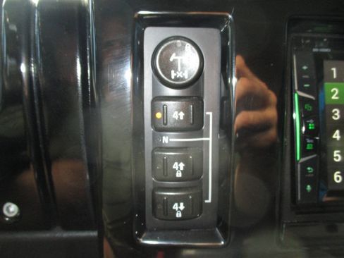 Used 2005 HUMMER H2 w/ Preferred Equipment Group AWD/4WD image 13