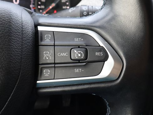 Used 2022 Jeep Compass Latitude w/ Sun and Sound Group image 30