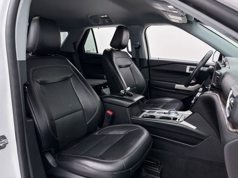 Used 2022 Ford Explorer Limited image 31