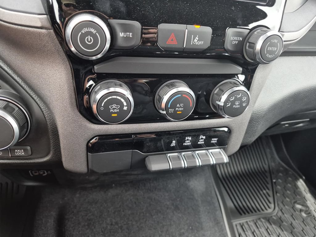 New 2026 RAM 1500 Warlock AWD/4WD image 24