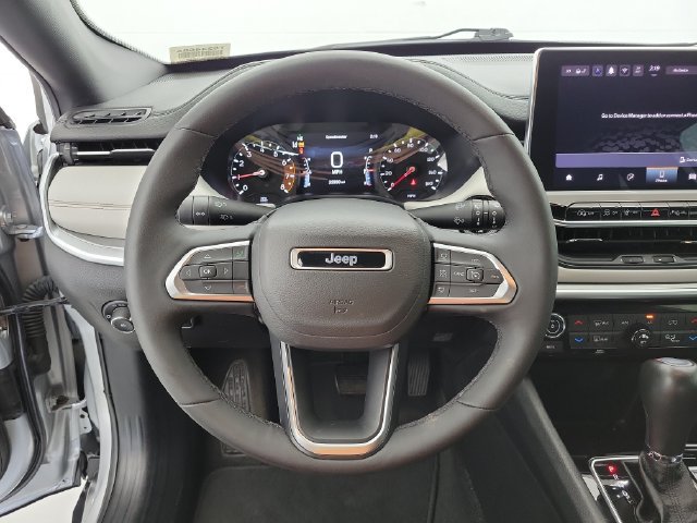 Used 2025 Jeep Compass Limited AWD/4WD image 21