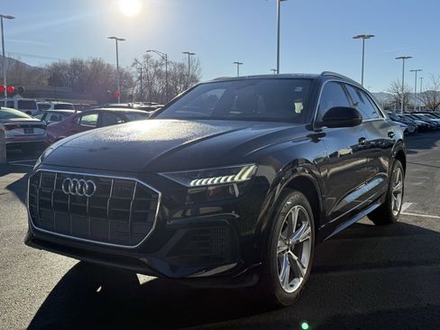 Used 2021 Audi Q8 Premium Plus image 3