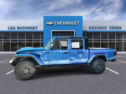 Used 2023 Jeep Gladiator Willys image 5