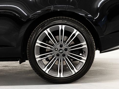 Used 2023 Land Rover Range Rover SE image 10