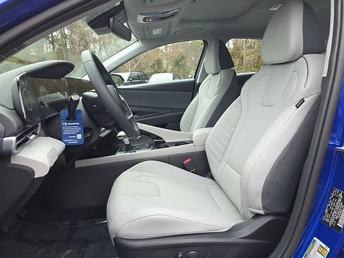New 2026 Hyundai Elantra Limited image 25