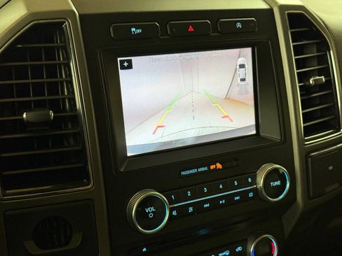 Used 2018 Ford Expedition XLT w/ Equipment Group 202A RWD image 57