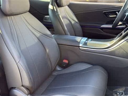 Certified 2025 Mercedes-Benz CLE 300 4MATIC Coupe image 32