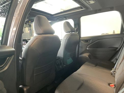 Used 2025 Subaru Forester Premium AWD/4WD image 6