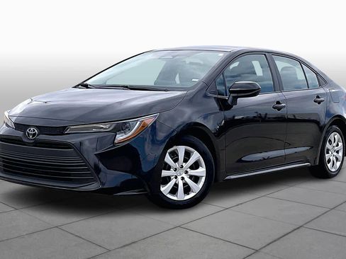 Used 2024 Toyota Corolla LE image 2