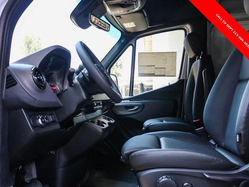 Used 2024 Mercedes-Benz Sprinter 2500 image 18