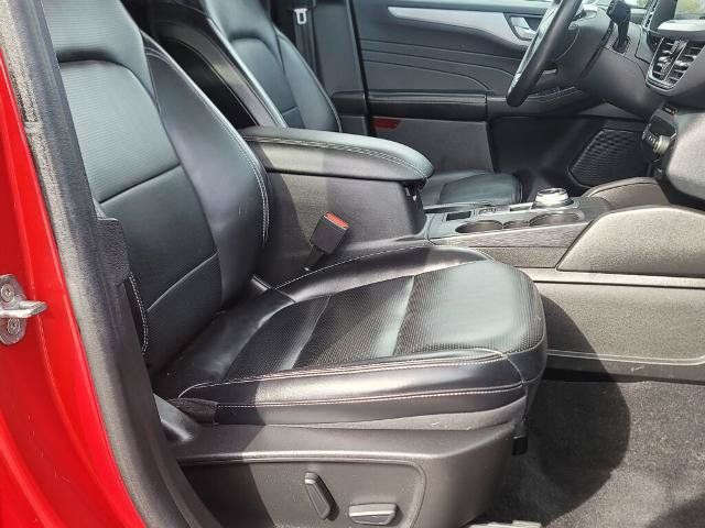 Certified 2023 Ford Escape Platinum AWD/4WD image 4