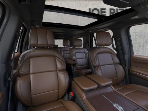 New 2025 Lincoln Navigator Reserve AWD/4WD image 10